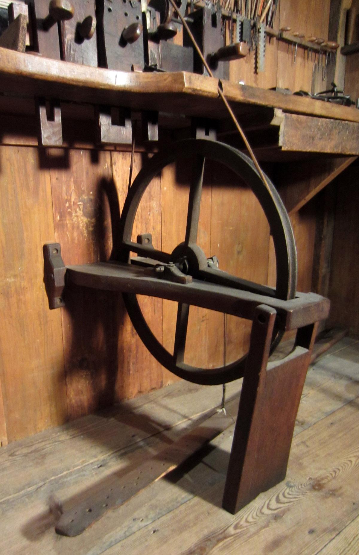 1957.0026.373 A-G Wheel lathe, Wheel