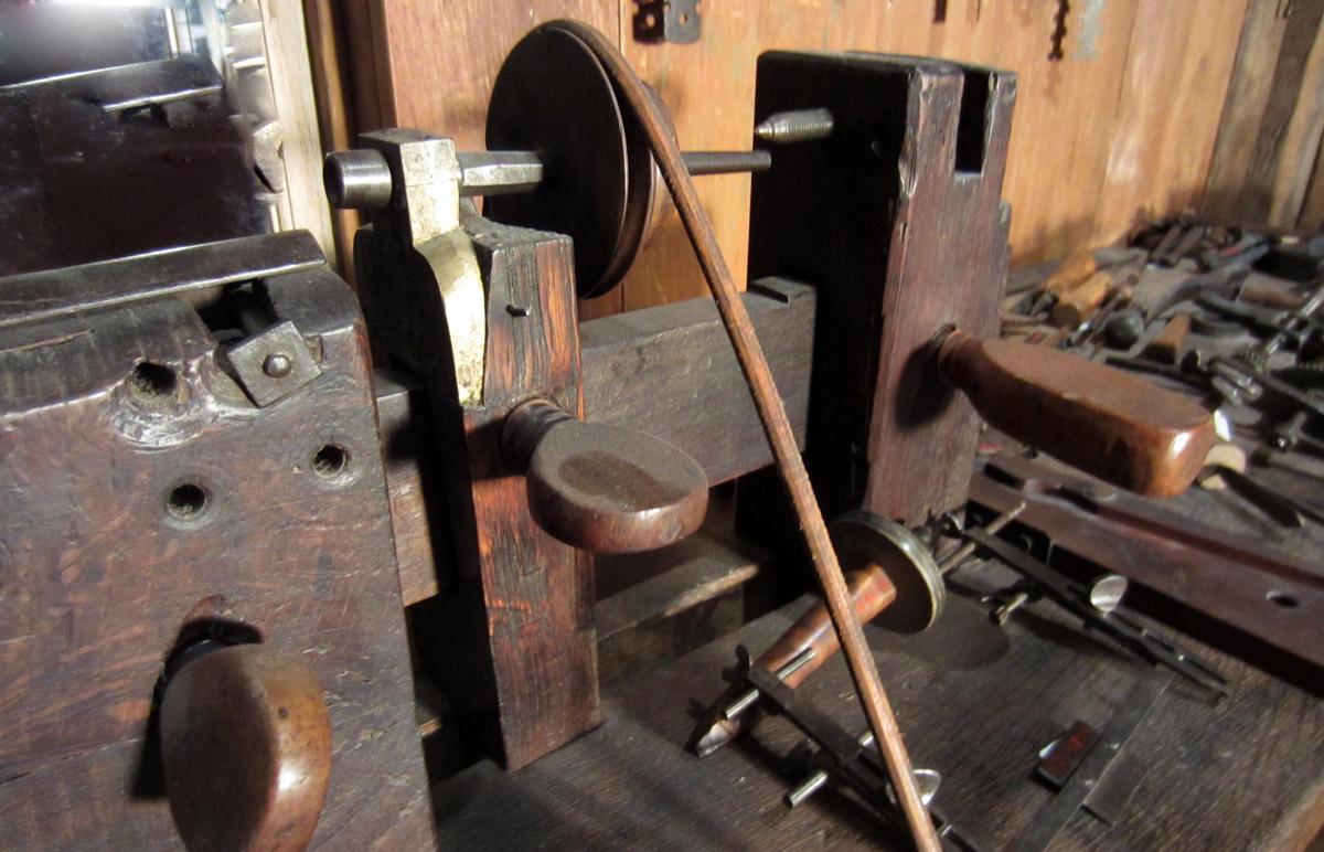 1957.0026.373 A-G Wheel lathe, Top