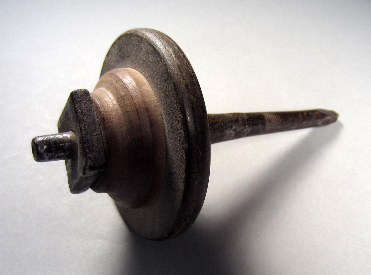 1957.0026.375 Lathe spindle, Side 2