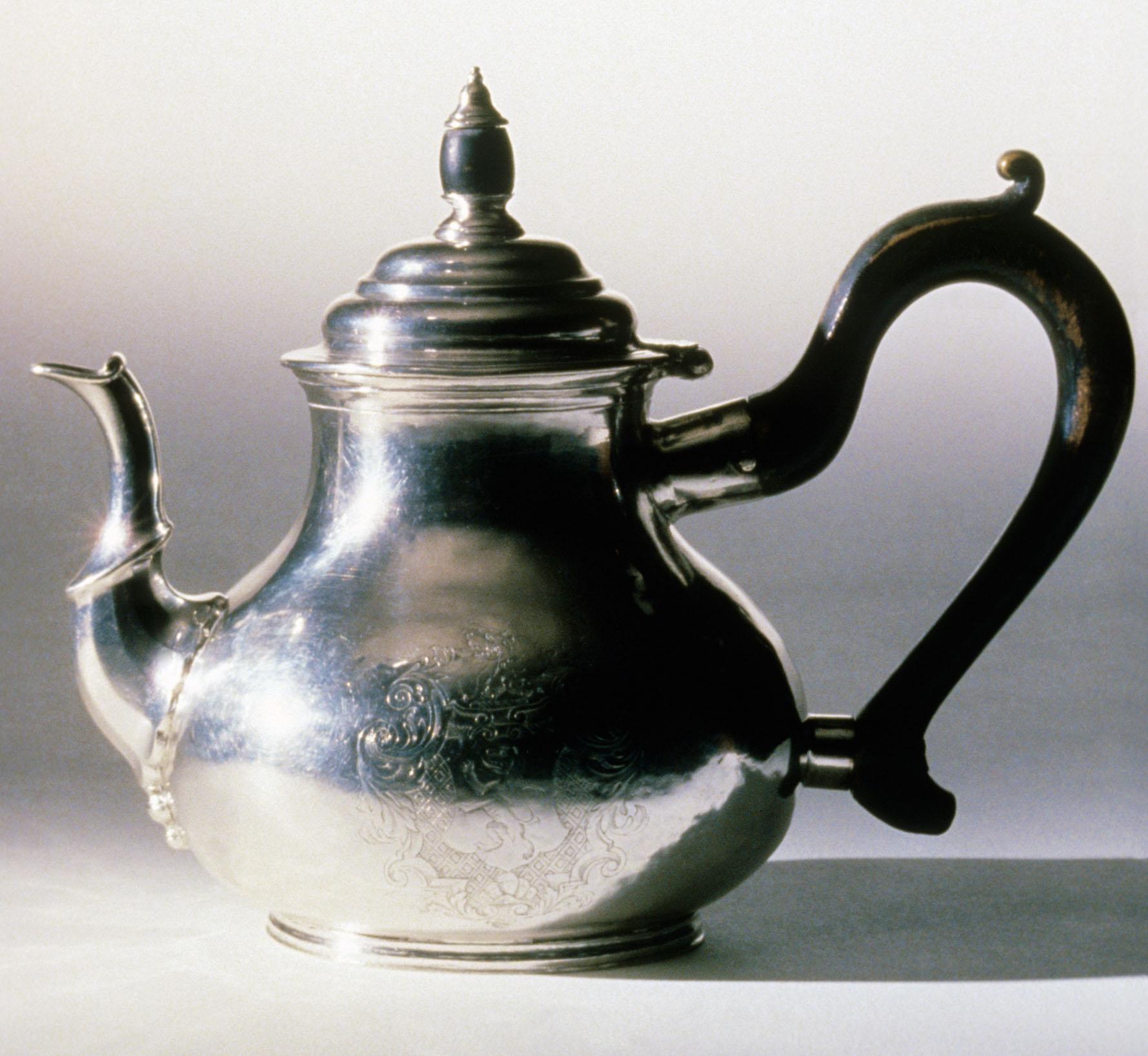 1967.1906 Teapot, view 1