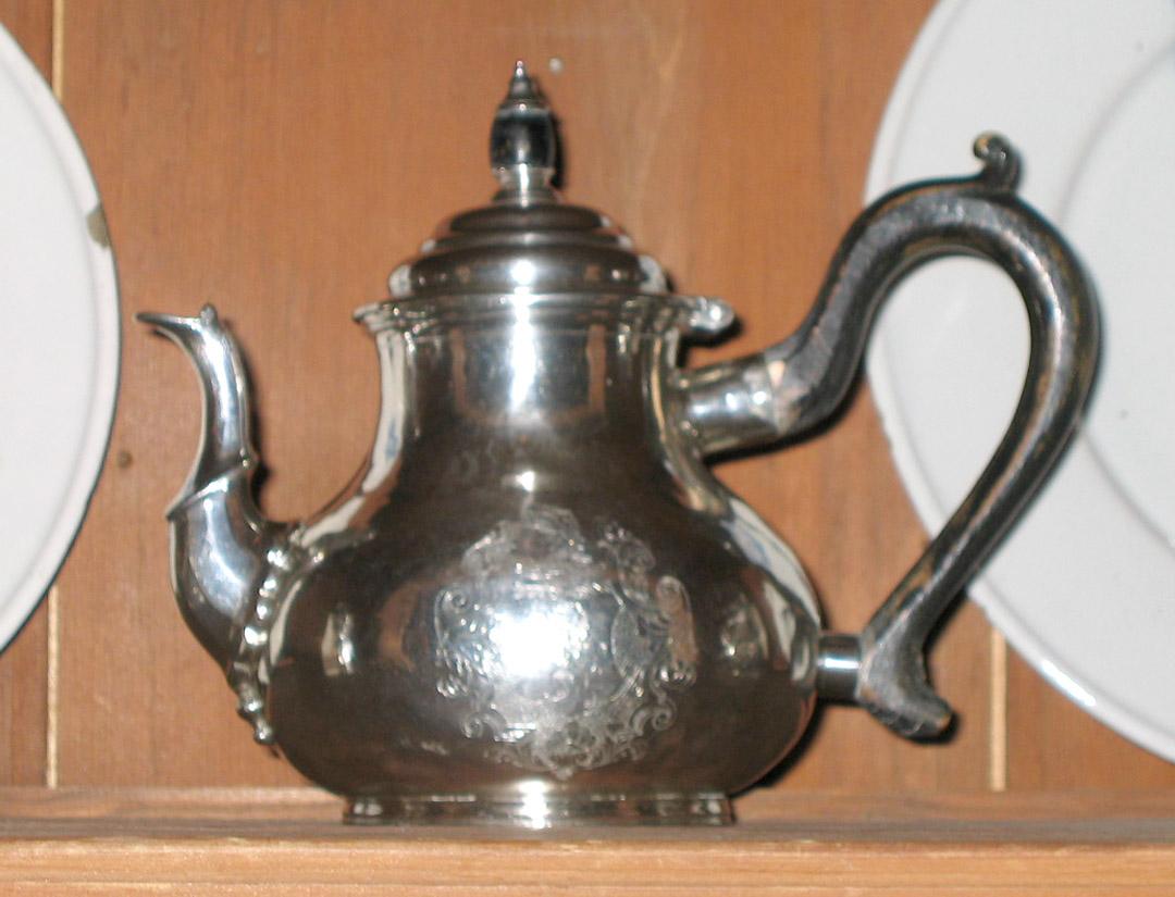 1967.1906 Silver teapot