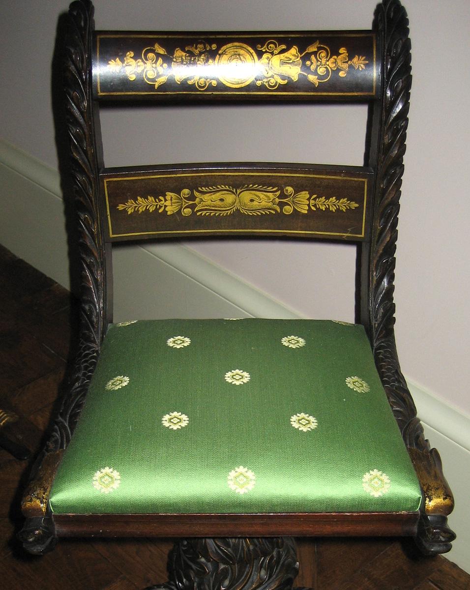 1967.1937 Music stool view 3