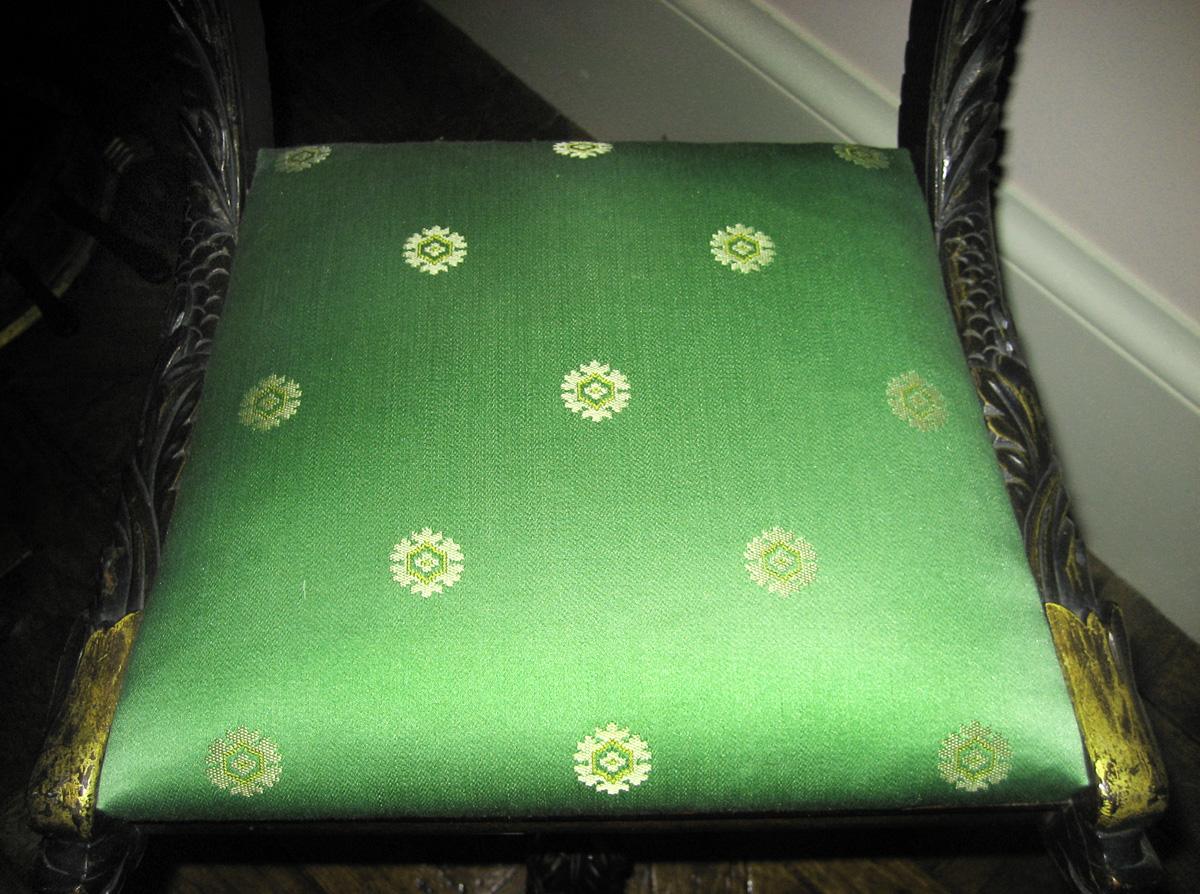 1967.1937 Music stool view 4