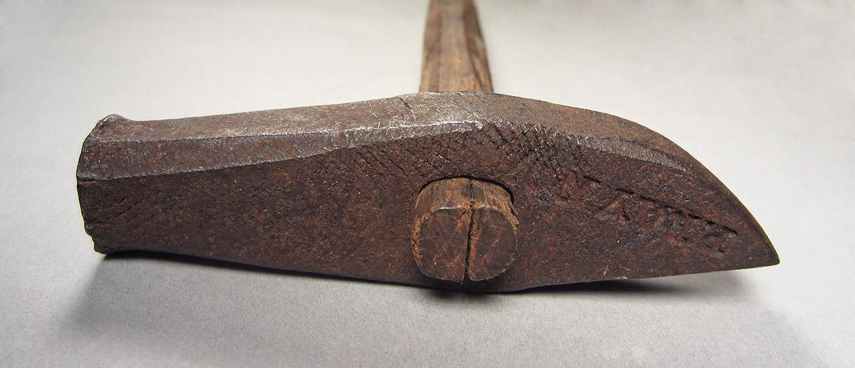 1957.0026.383, Hammer, head side 1