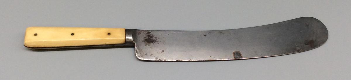 1969.5380.003 Knife, view 2
