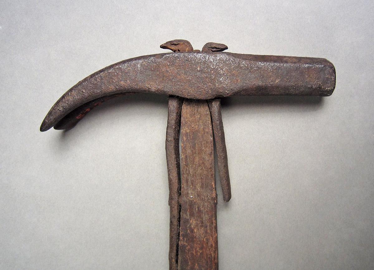 1957.0026.384, Hammer, head side 1