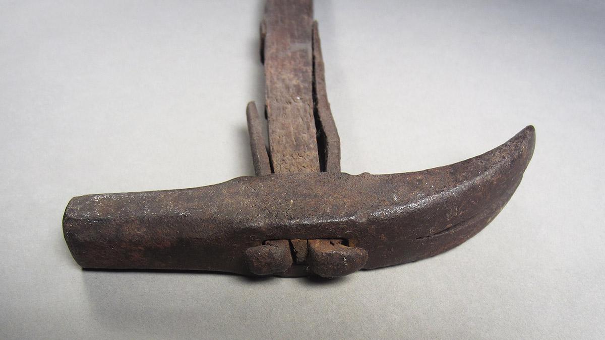 1957.0026.384, Hammer, head top