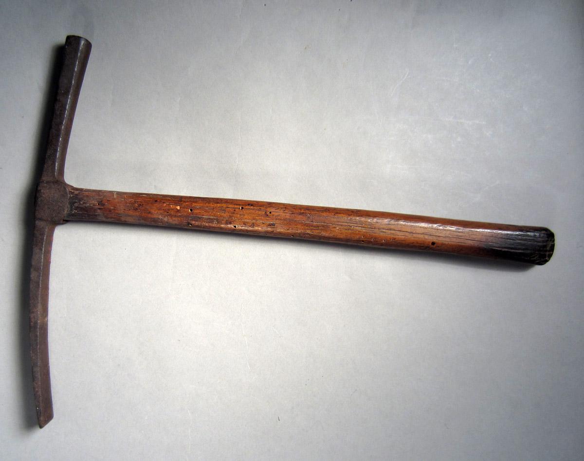1957.0026.385 Saddler's hammer, View 2