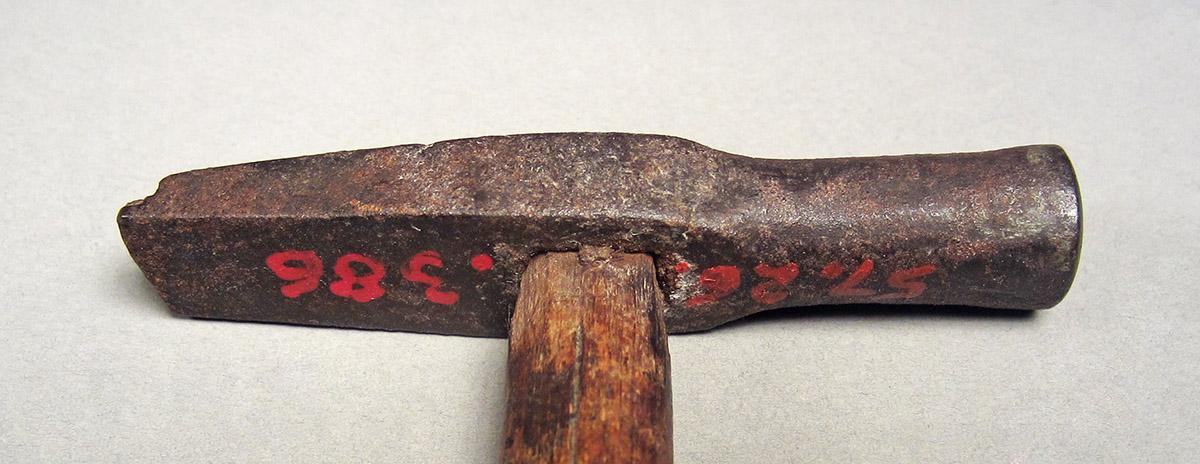 1957.0026.386, Hammer, head bottom
