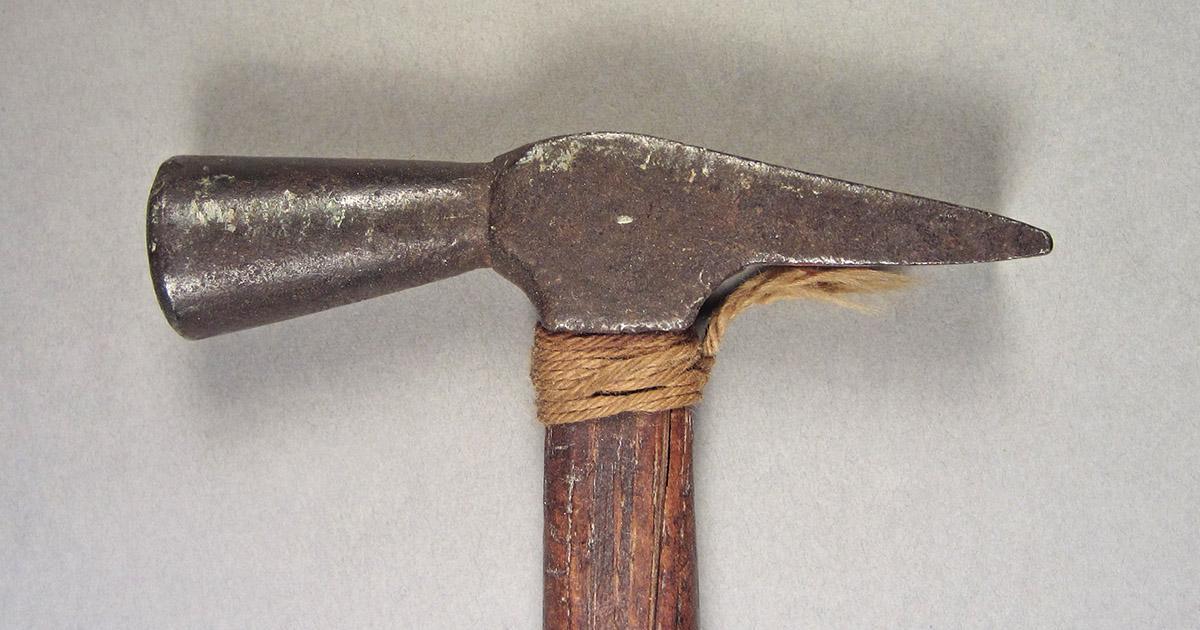 1957.0026.387, Hammer, head side 2