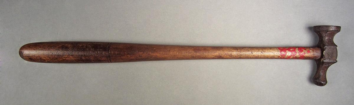 1957.0026.388, Hammer, side 2