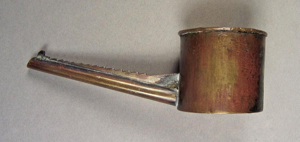 1957.0026.391, Container, side 2