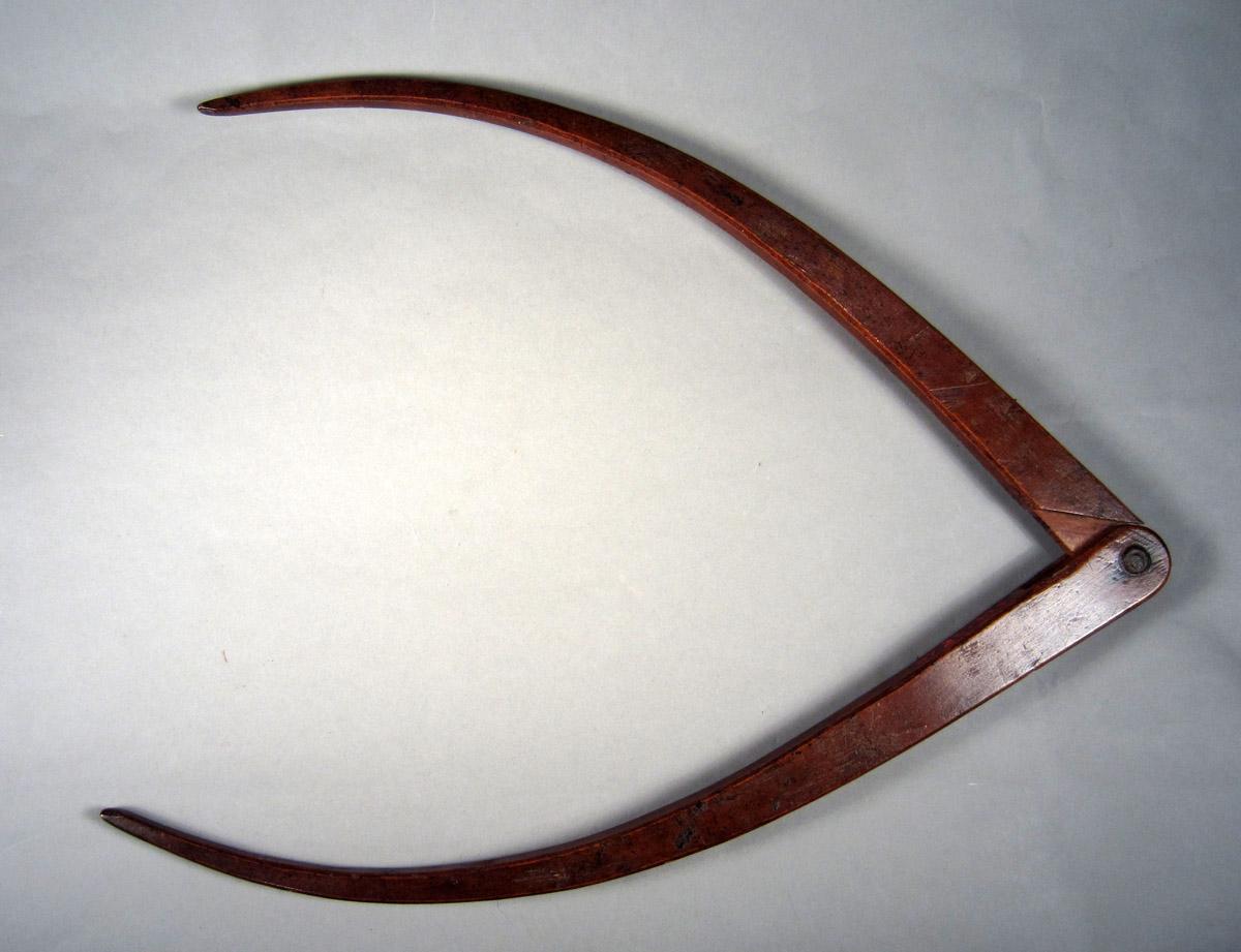 1957.0026.393 Calipers, View 1