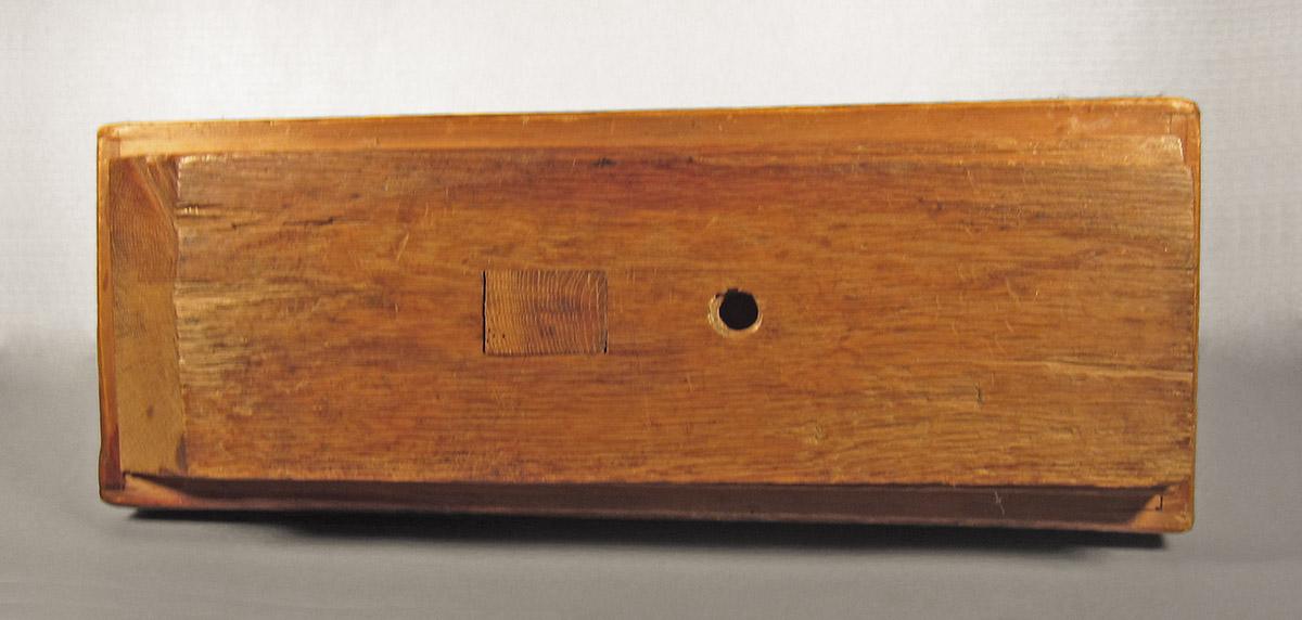 1957.0026.394 A-D, Vise, bottom