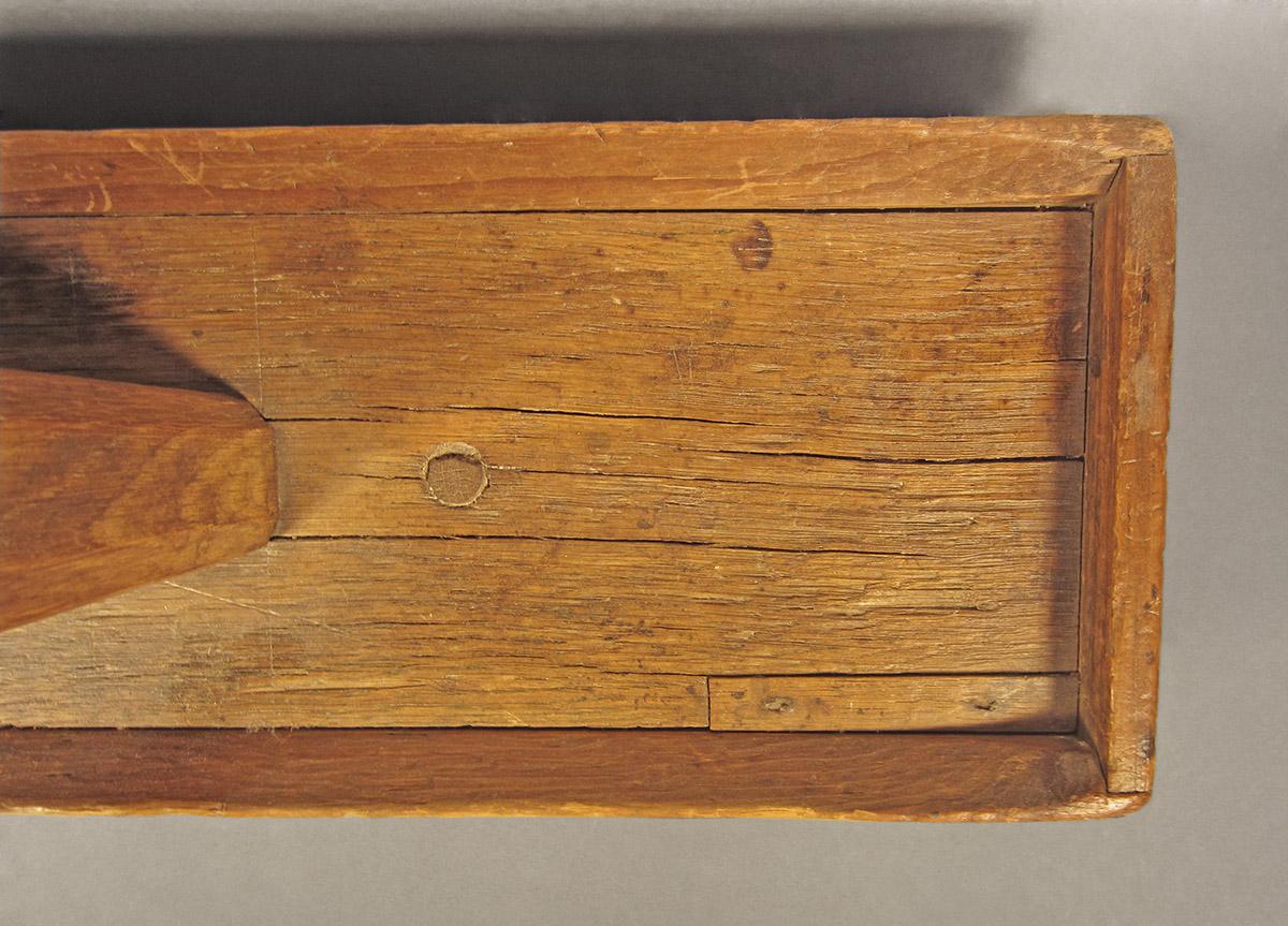 1957.0026.394 A-D, Vise, base top