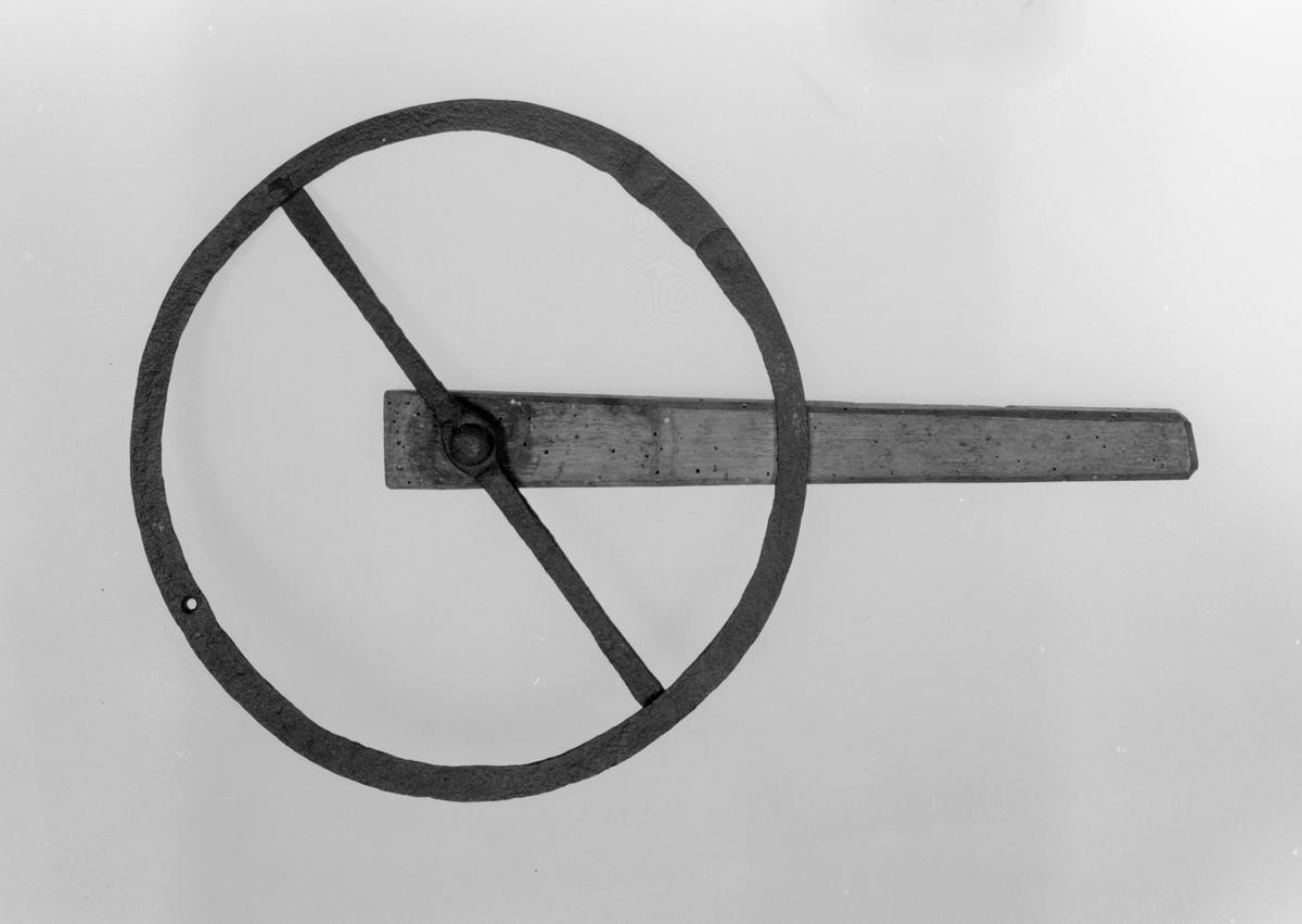 1957.0026.395 Traverse Wheel, Traveler