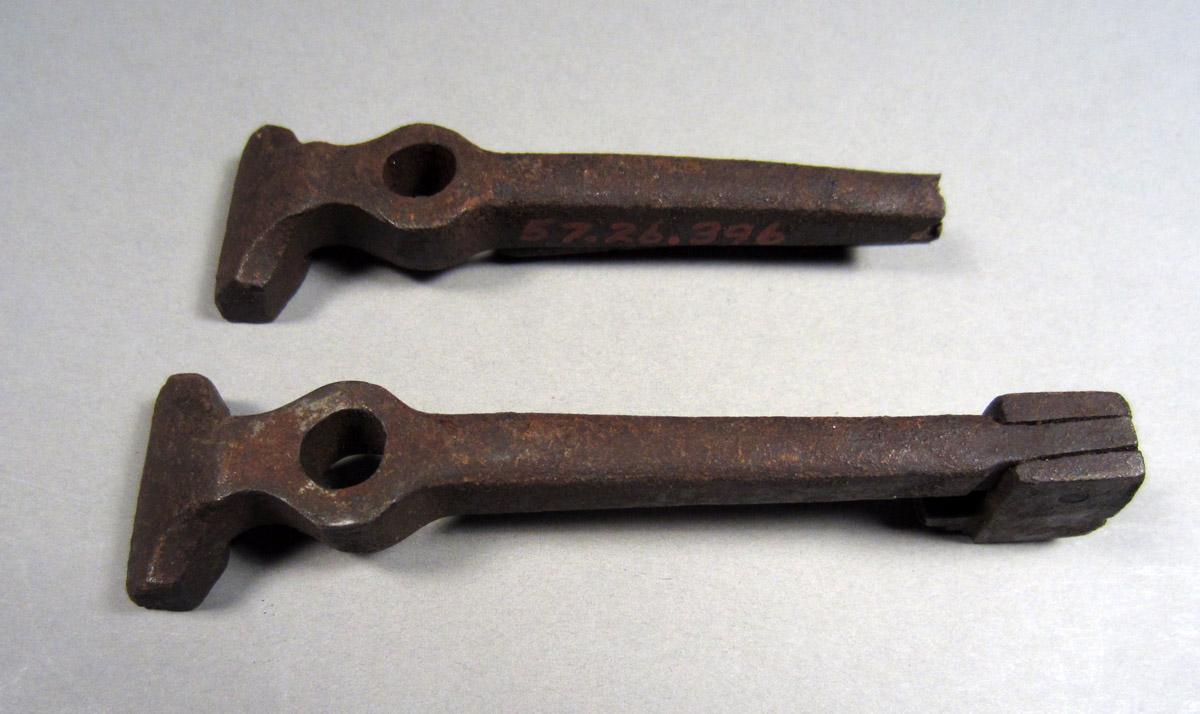 1957.0026.396 Hand vise, View 2