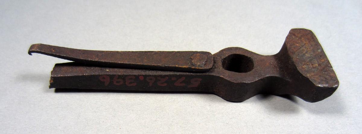 1957.0026.396 Hand vise, Detail 2