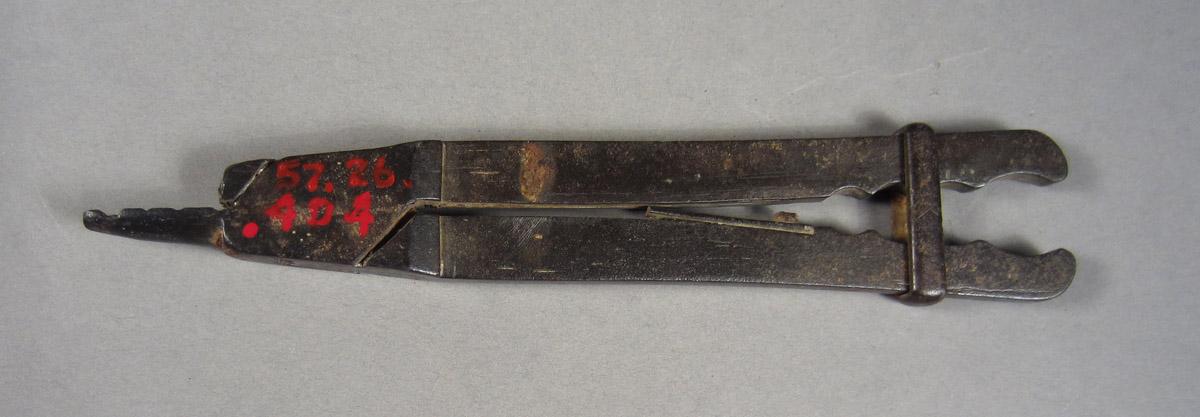 1957.0026.404 Sliding tongs, View 2