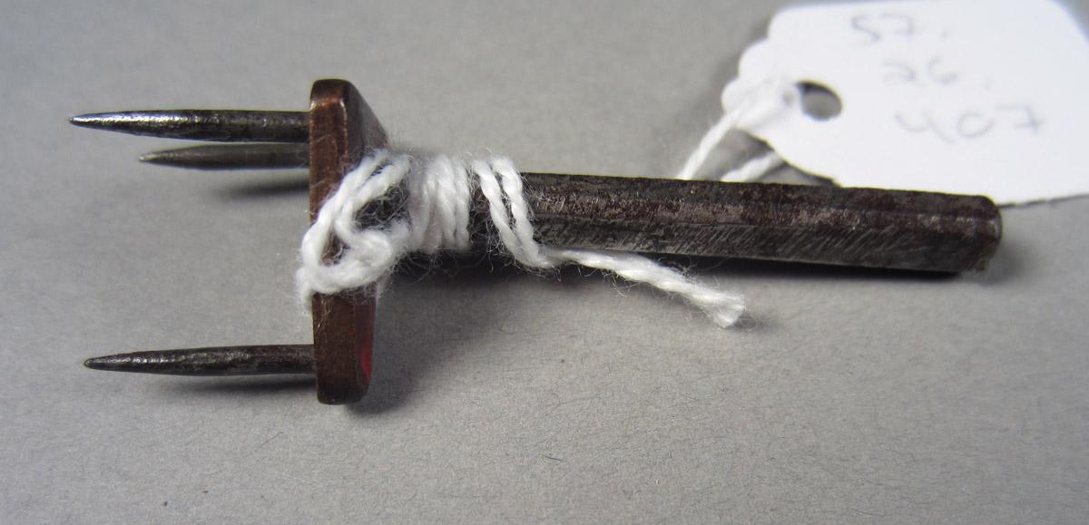 1957.0026.407 Pin clamp, View 1