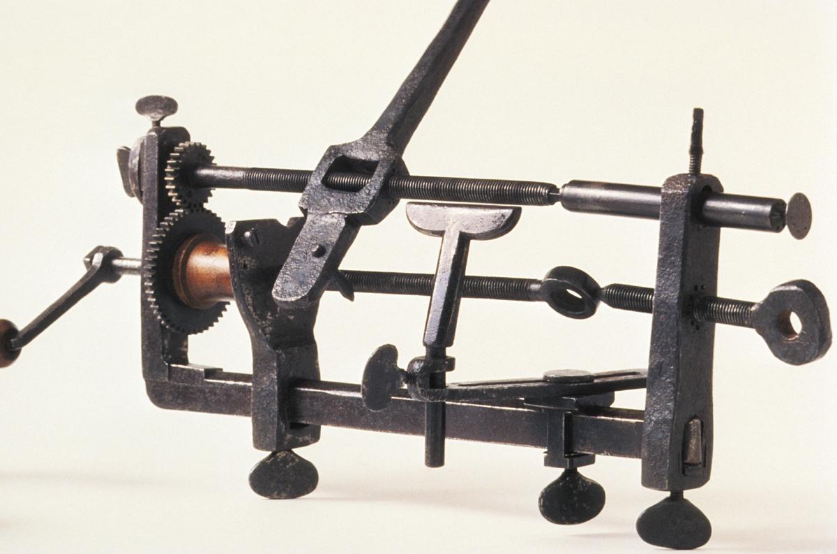 1957.0026.410 Fusee Engine
