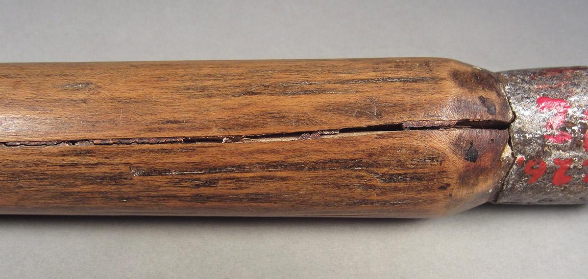 1957.0026.412, Lathe tool, handle damage