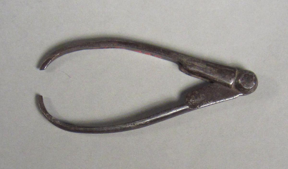 1957.0026.420 Calipers, View 1