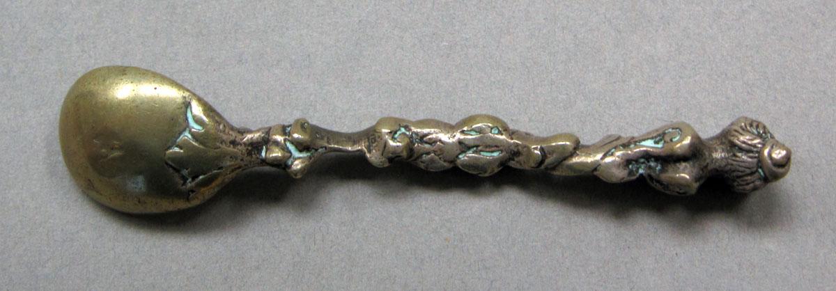 1968.0032.003 Salt spoon underside