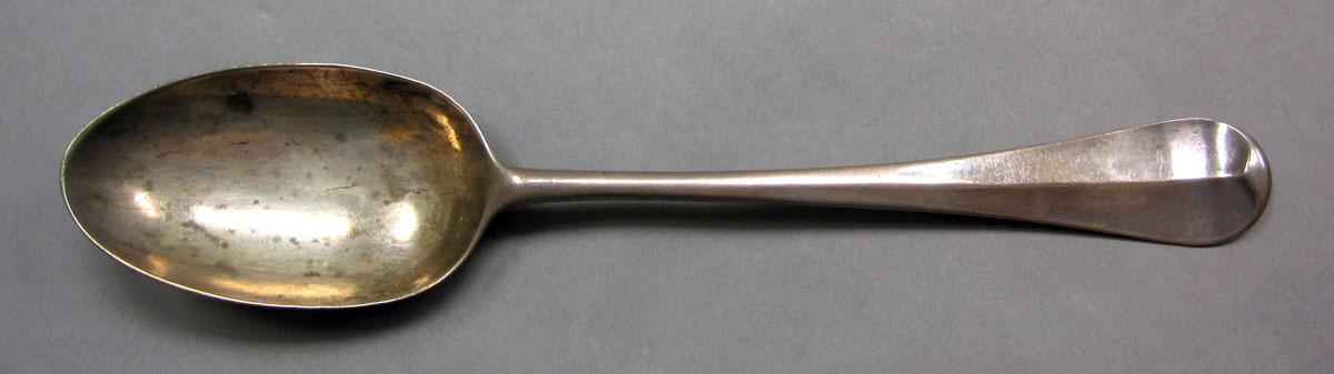 1968.0041 Silver spoon upper surface