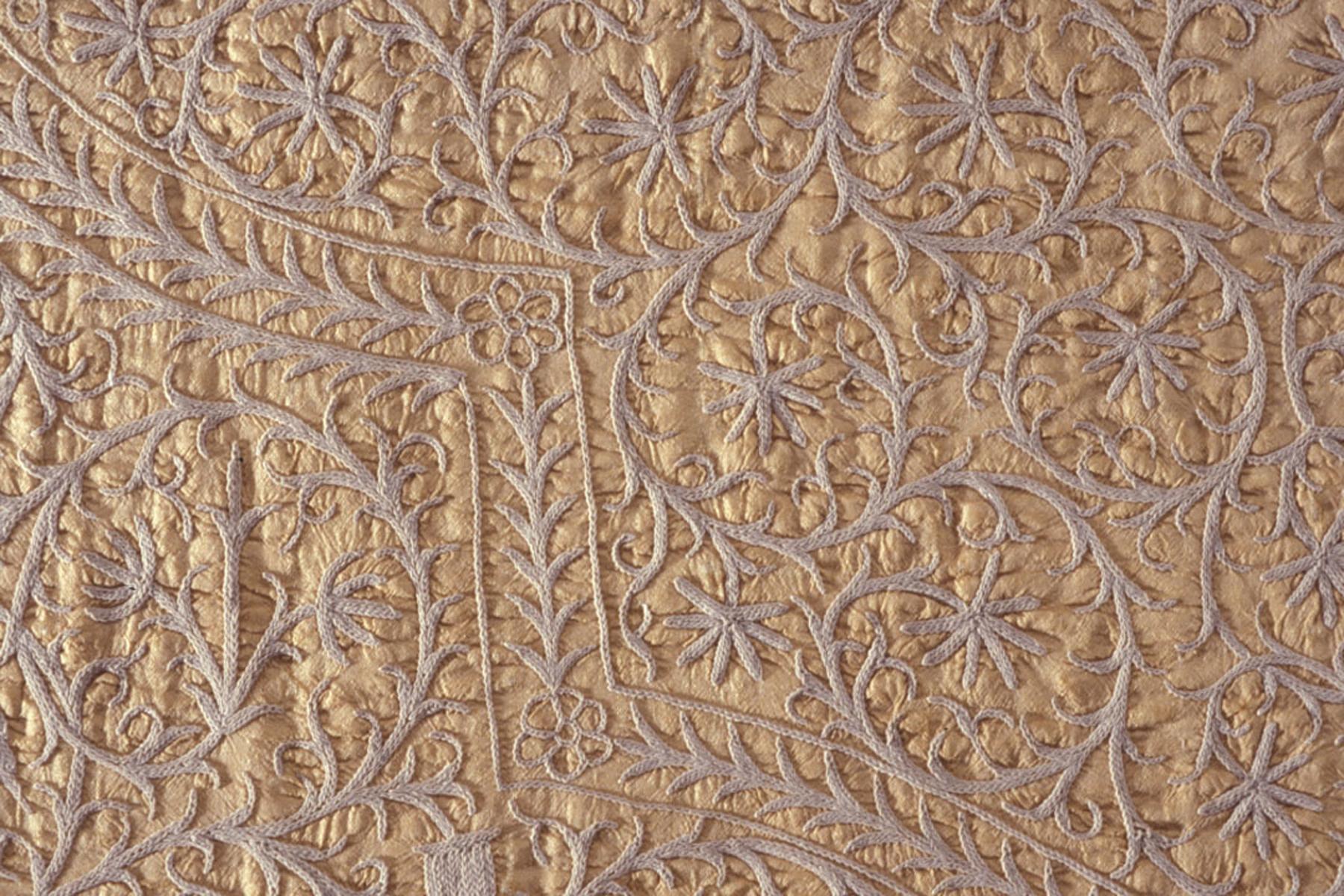 1968.0046 Bed cover (detail 1)