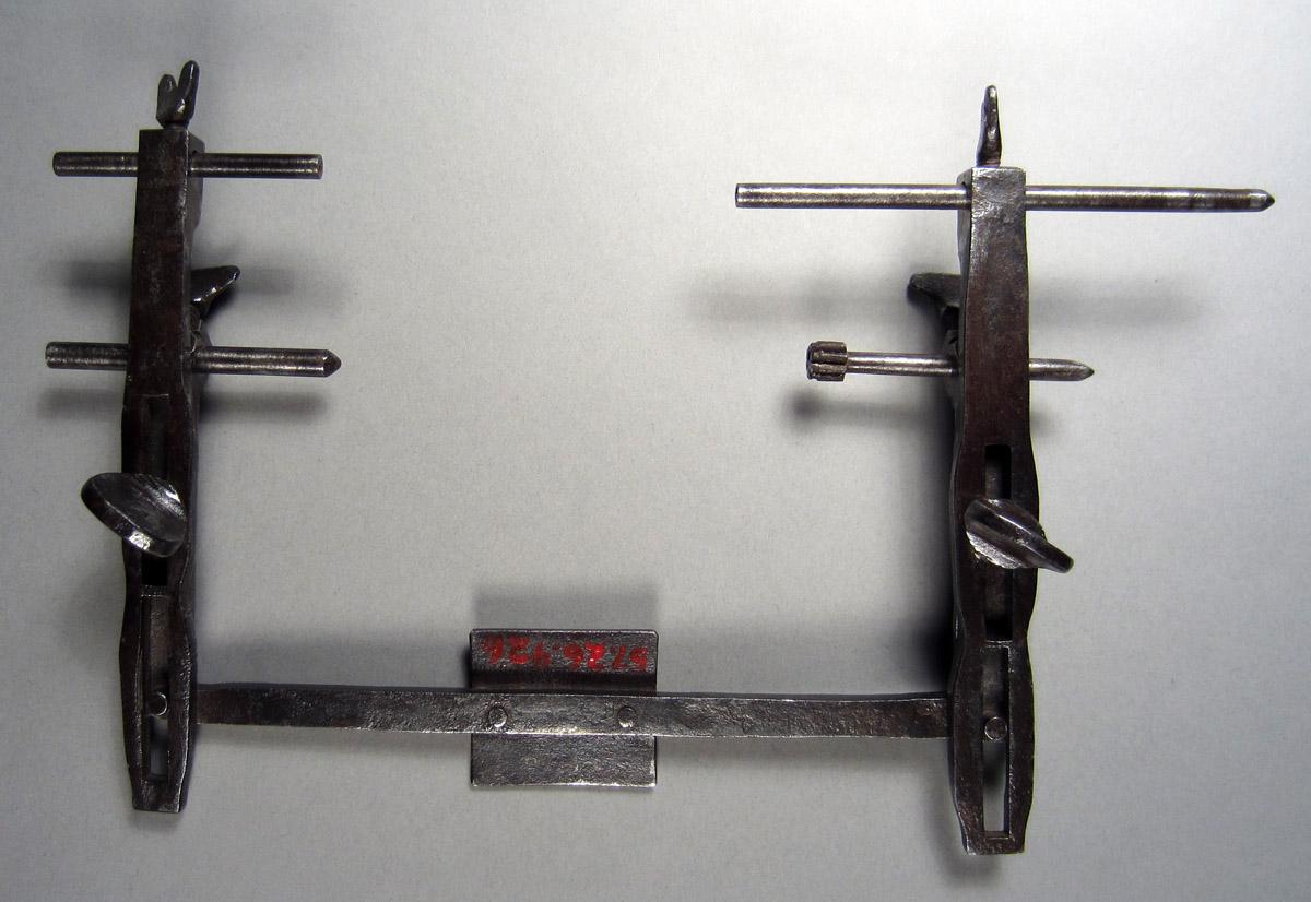 1957.0026.426 Depth gauge, View 1