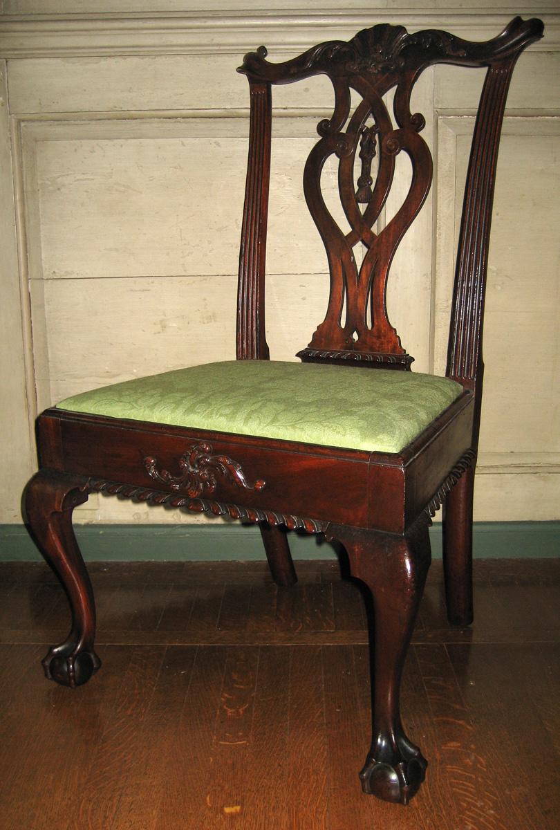 1968.0088.001 chair and 2009.0512.001 slip seat view 1
