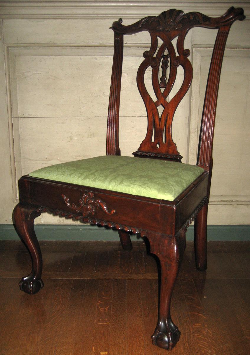 1968.0088.002 chair and 2009.0512.002 slip seat view 1