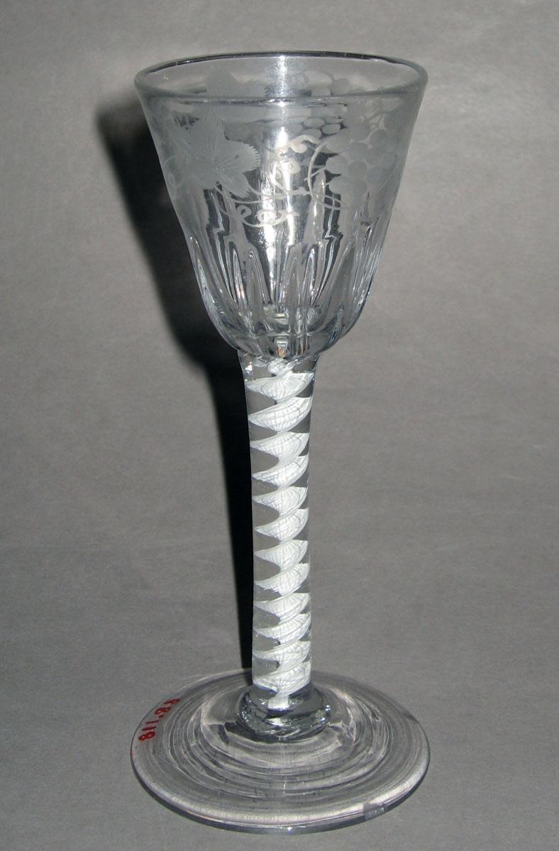 1968.0118 Glass wineglass