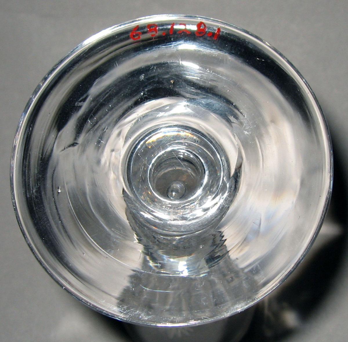 1968.0128.001 Glass flute glass (underside)