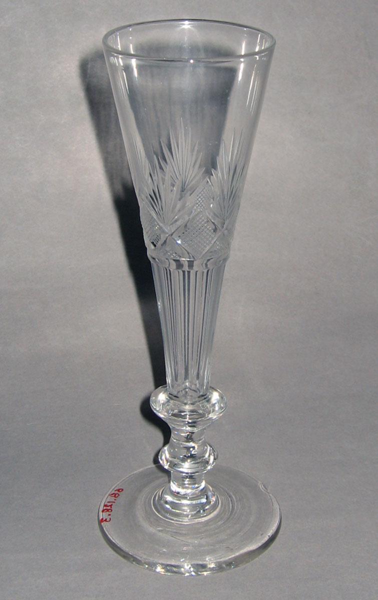1968.0128.003 Glass flute glass
