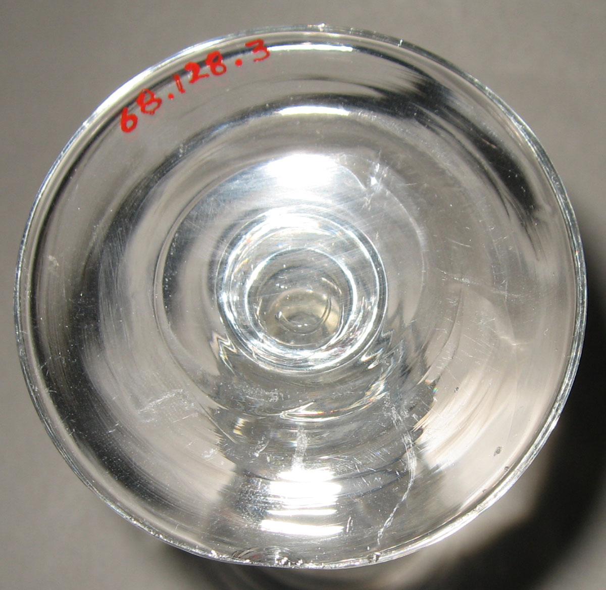 1968.0128.003 Glass flute glass (underside)