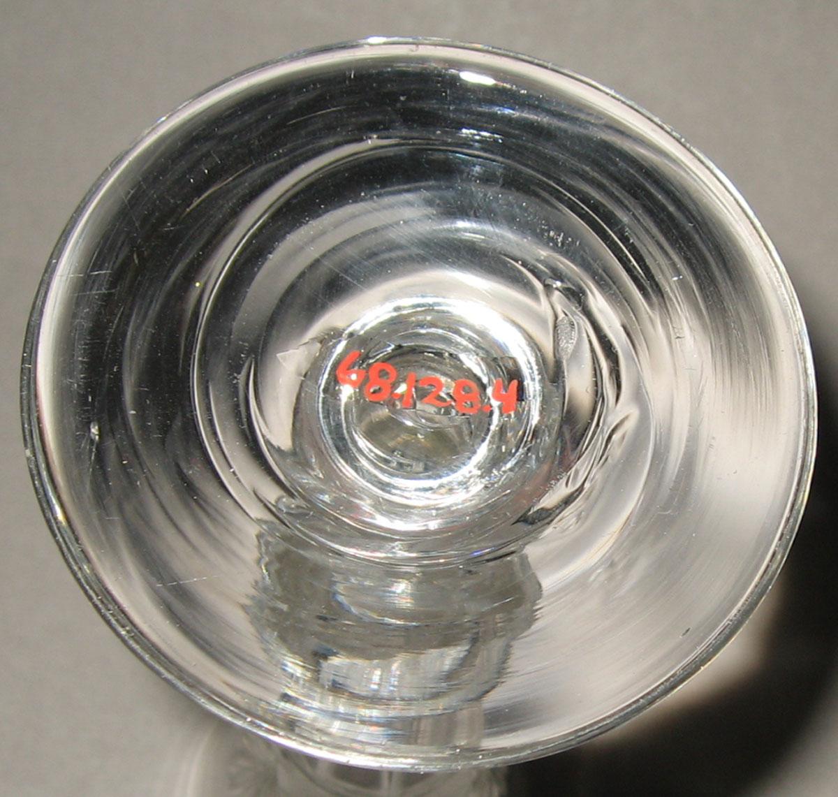 1968.0128.004 Glass flute glass (underside)