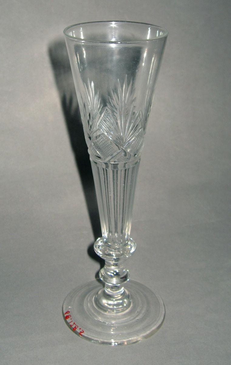 1968.0128.005 Glass flute glass