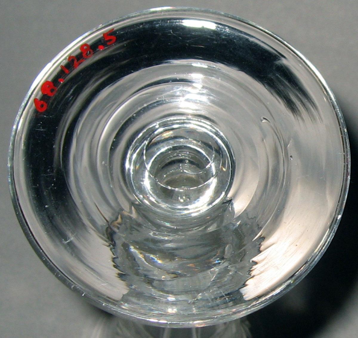 1968.0128.005 Glass flute glass (underside)