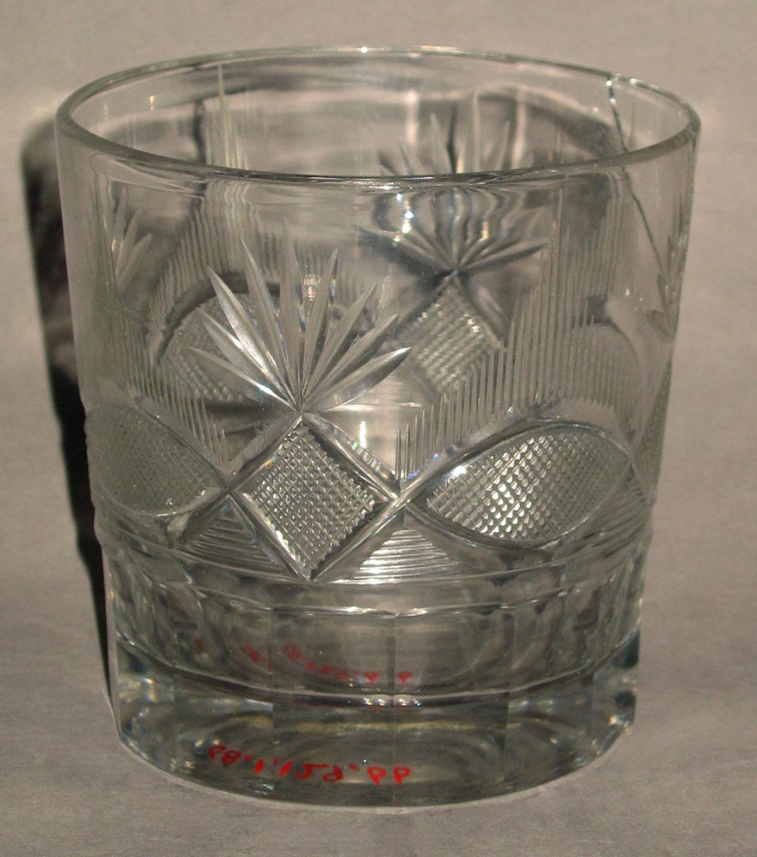 1968.0129.006 Glass tumbler