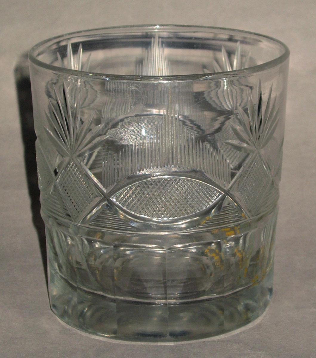 1968.0129.007 Glass tumbler