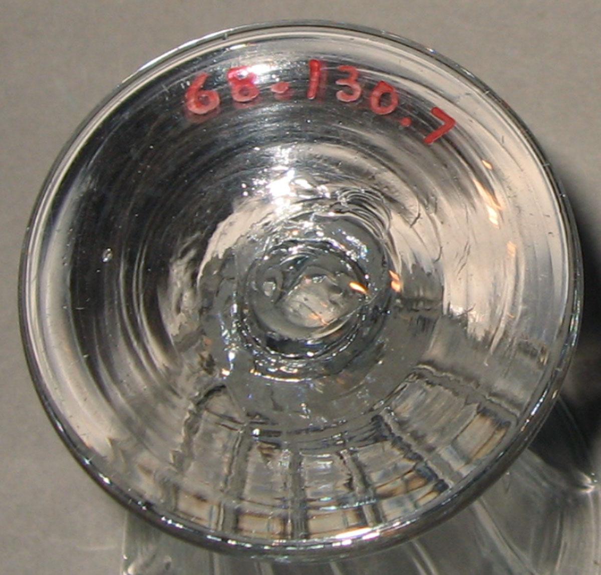 1968.0130.007 Glass jelly glass (underside)