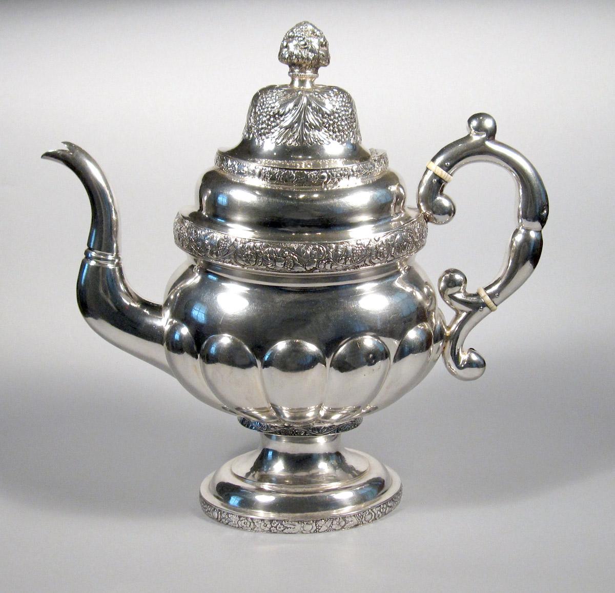 1968.0132.001 Silver Hot water pot side 2