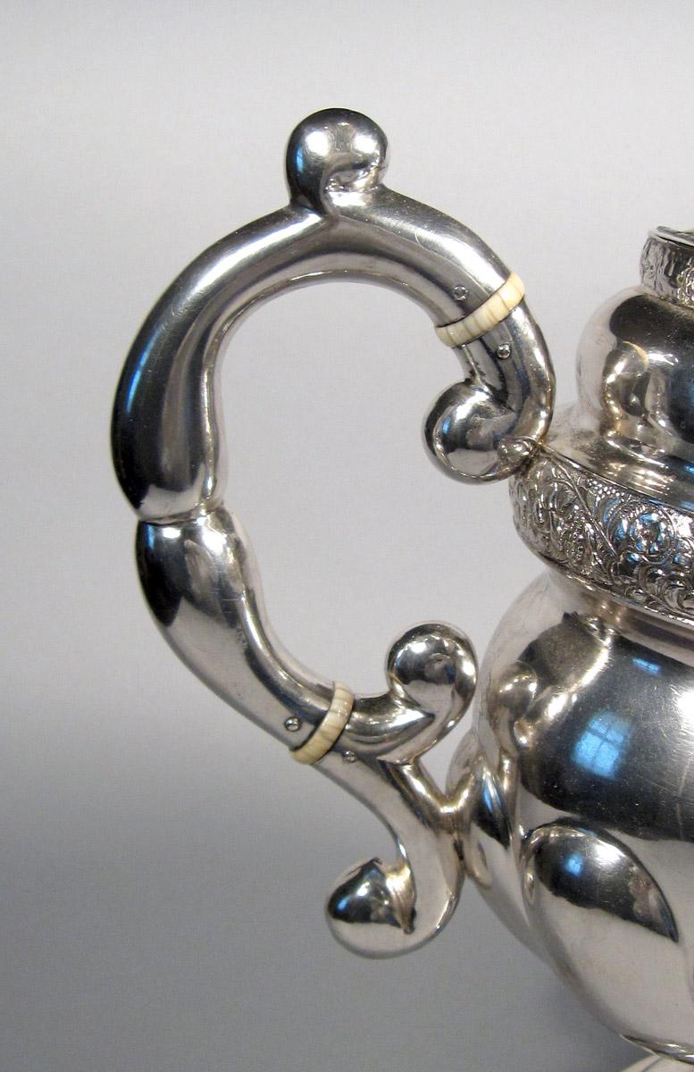 1968.0132.001 Silver Hot water pot detail handle