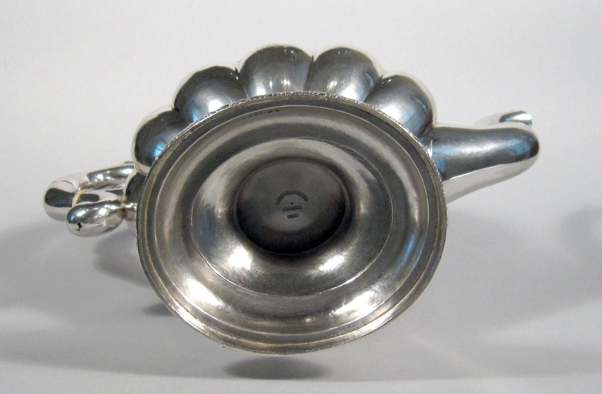 1968.0132.001 Silver Hot water pot underside