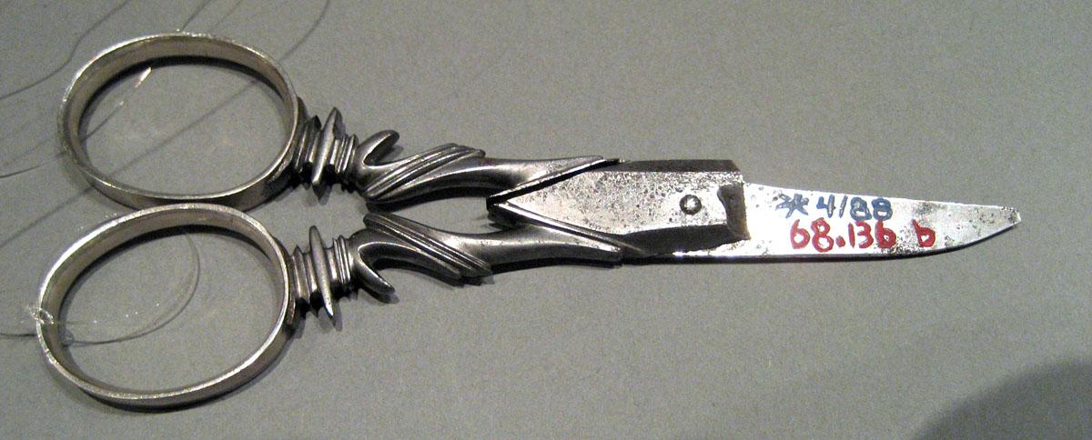 1968.0136 B Silver Etui side 2