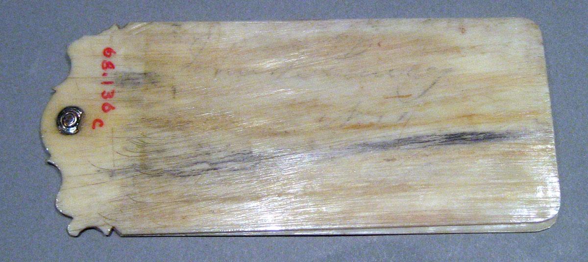 1968.0136 C Silver Etui side 2