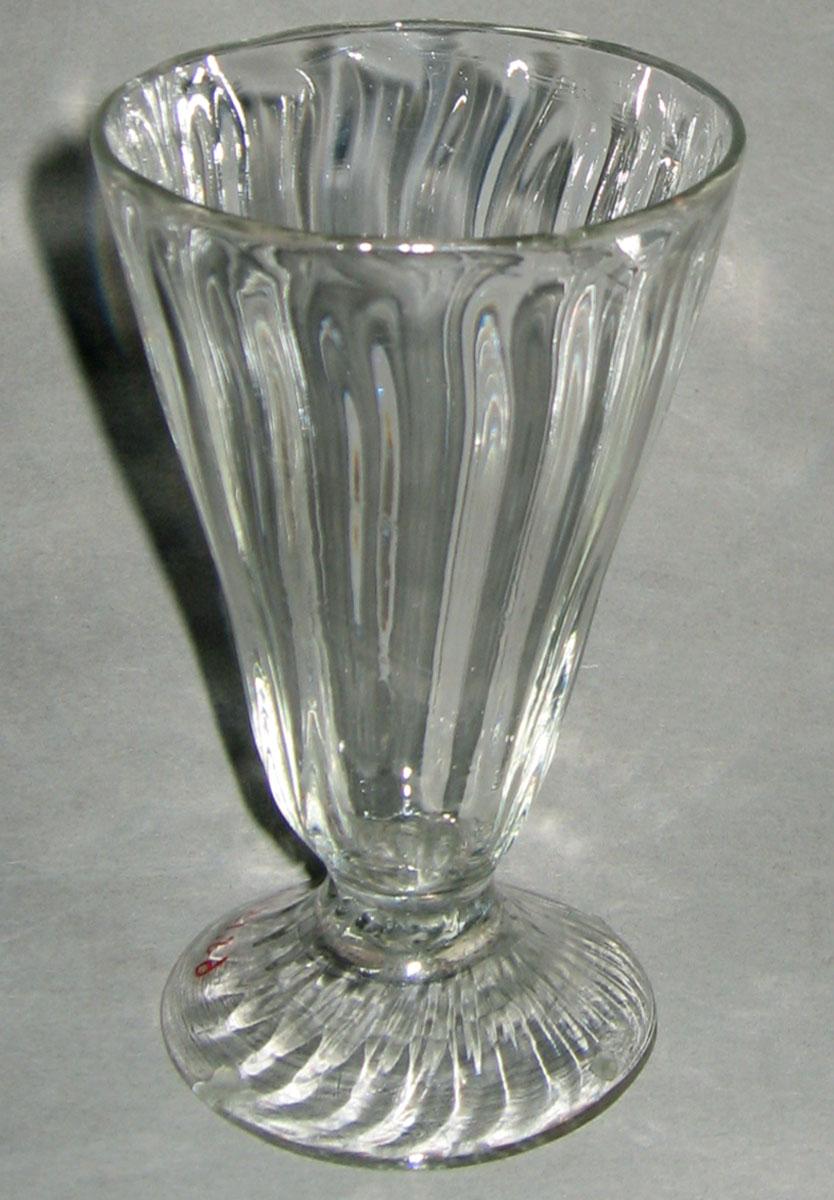 1968.0154.001 Lead glass jelly glass