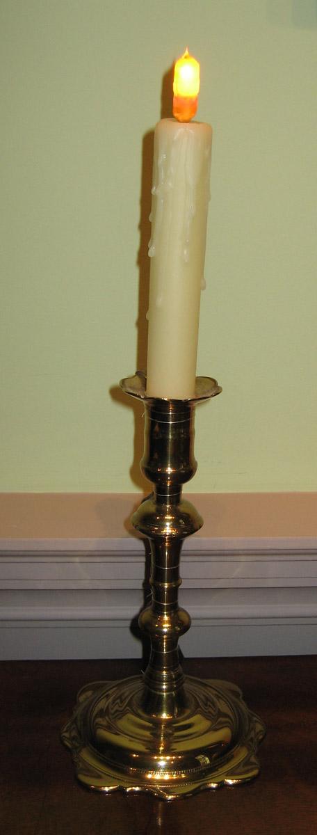 1952.0230.001 Candlestick